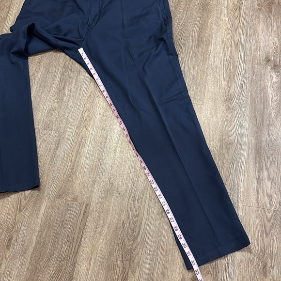 Lululemon Men’s pants. Waist 40. - Picture 8 of 11